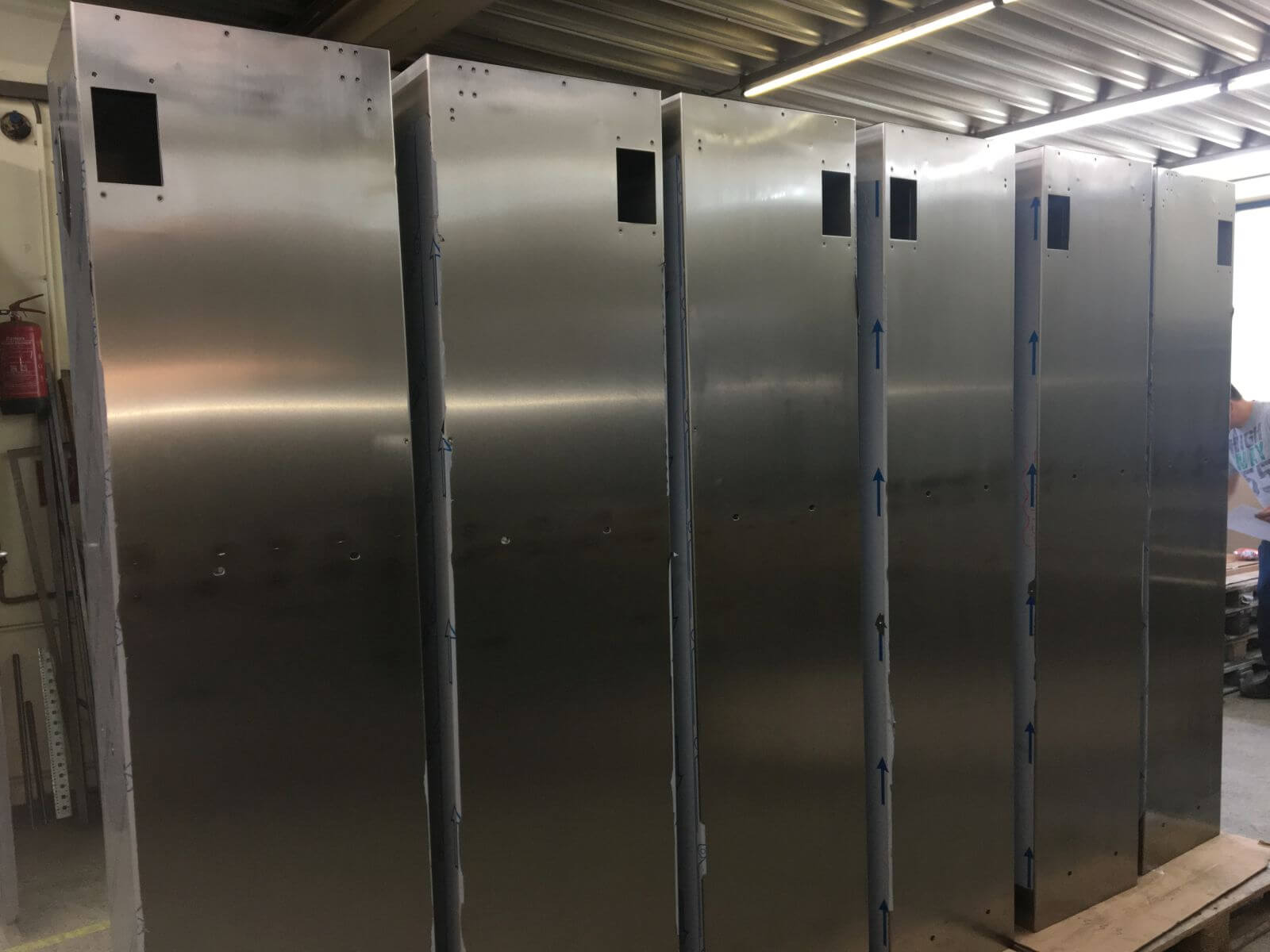 Schaltschränke / Schranksysteme, Standpulte für Österreich, Deutschland